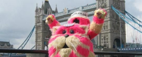 Bagpuss mascot by Tower Bridge | LLHM